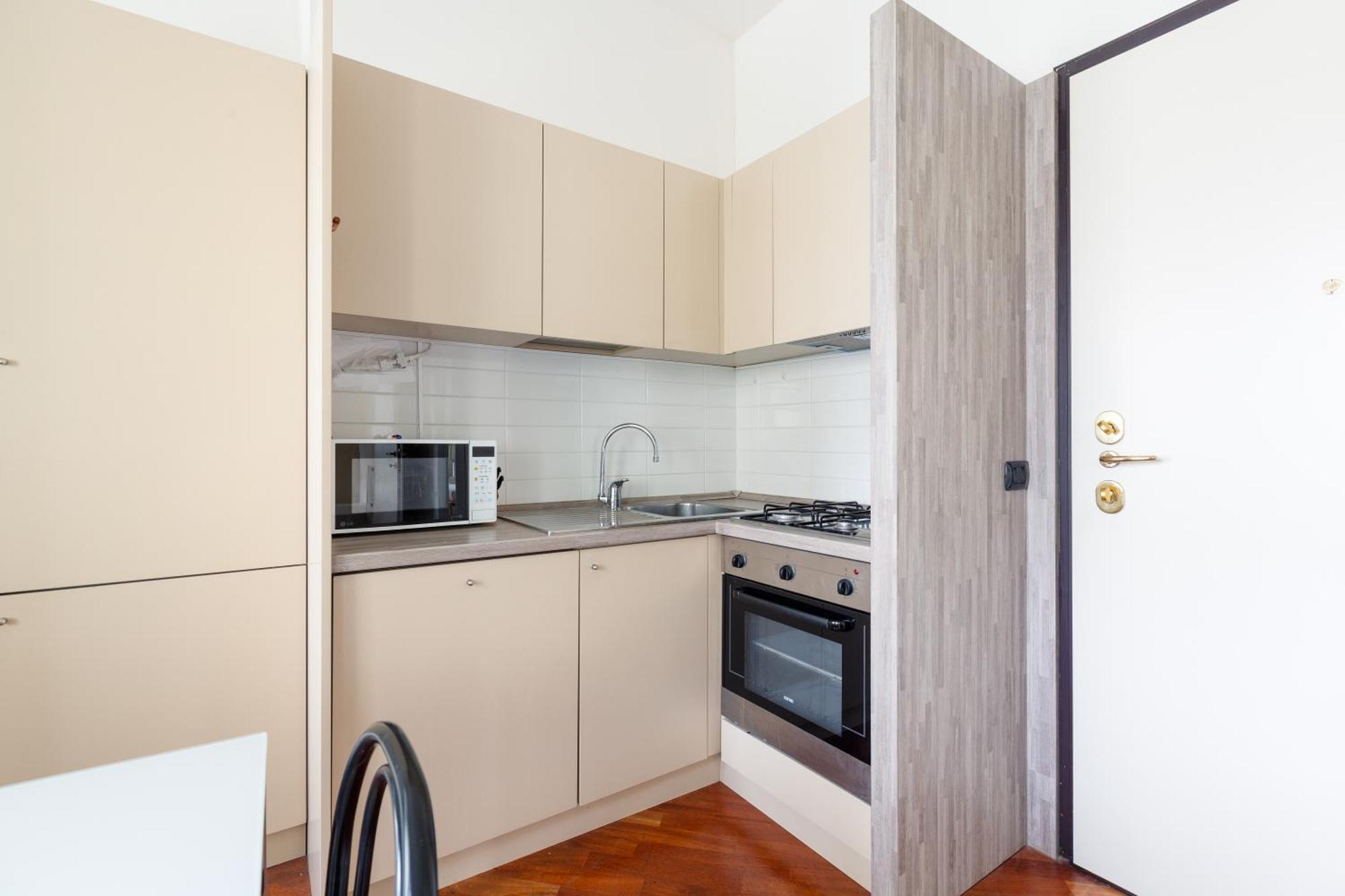 Bright & Comfy Apartment With Parking Milano Eksteriør bilde