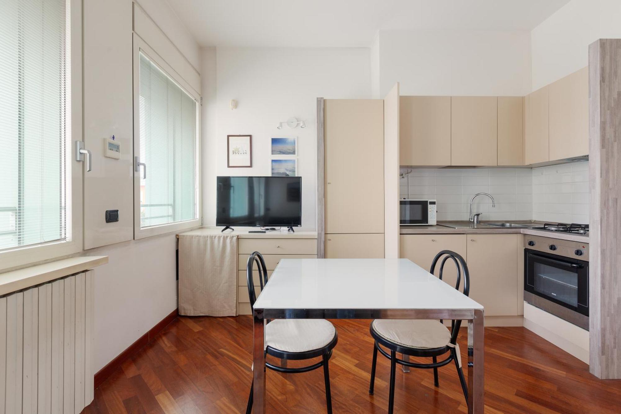 Bright & Comfy Apartment With Parking Milano Eksteriør bilde