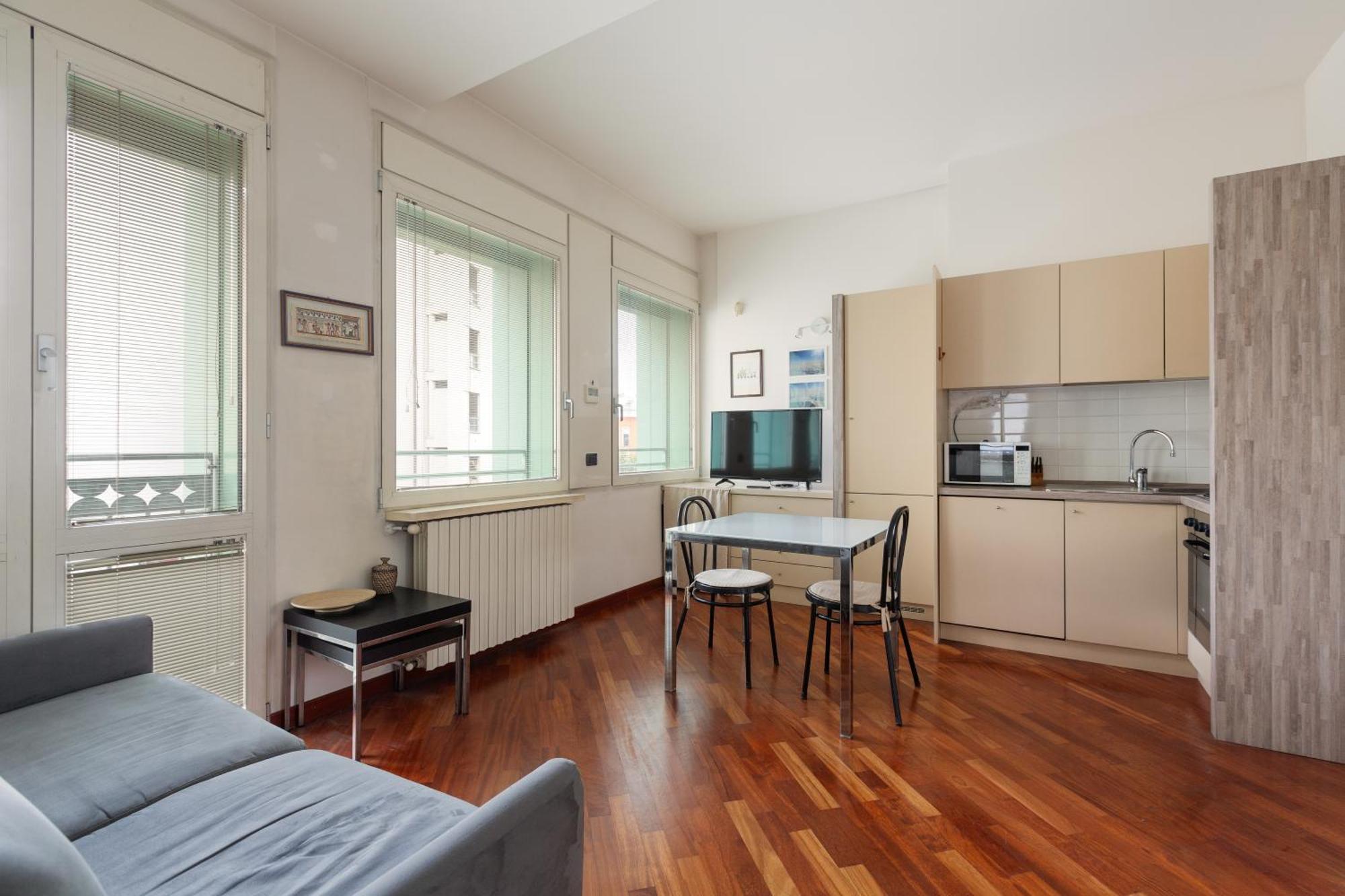 Bright & Comfy Apartment With Parking Milano Eksteriør bilde
