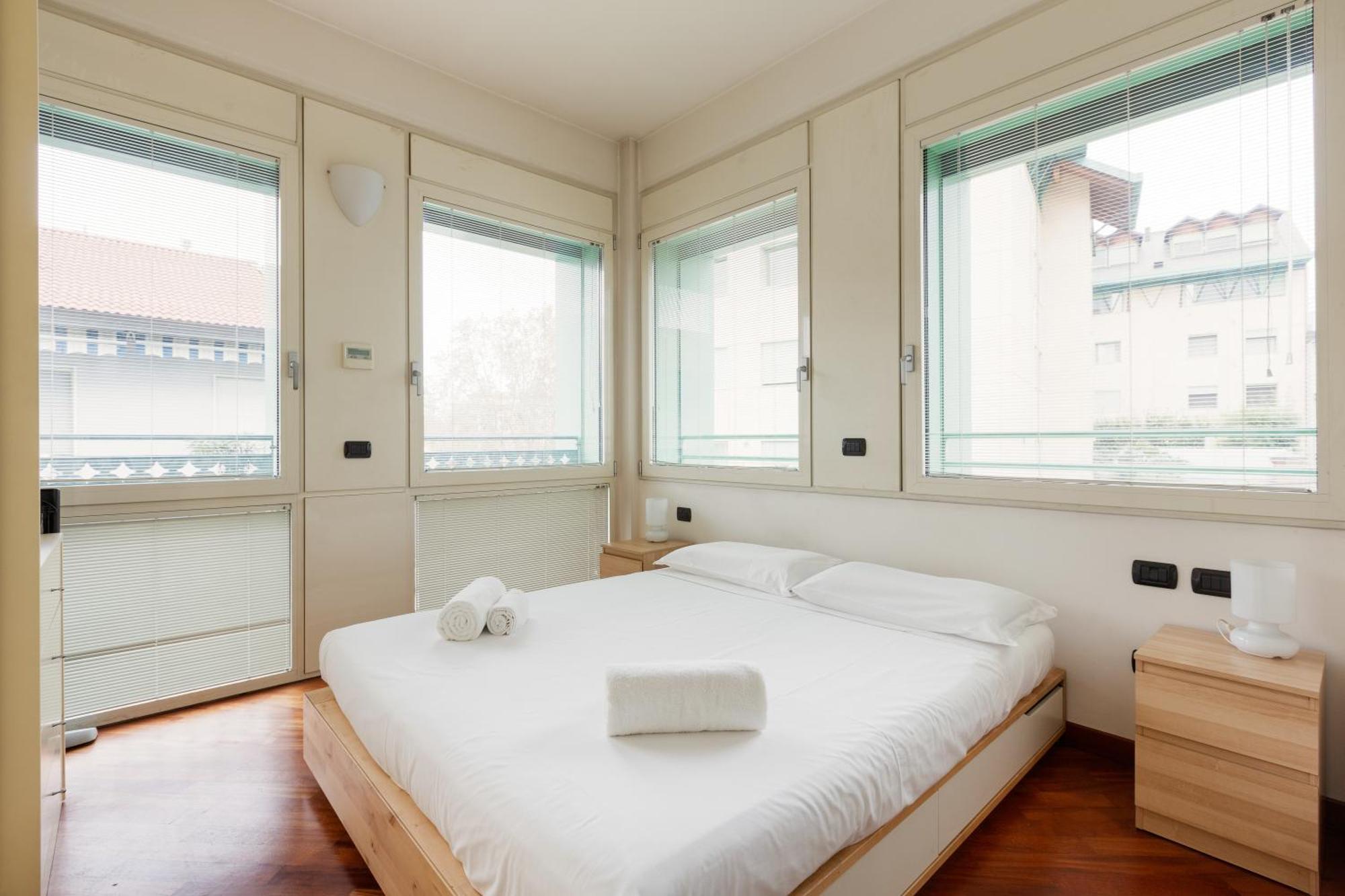 Bright & Comfy Apartment With Parking Milano Eksteriør bilde